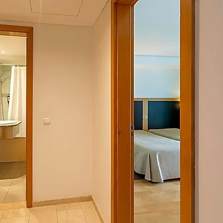 Antillia 4*