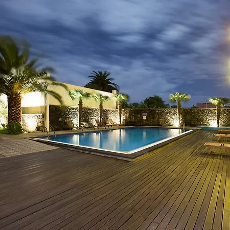 Antillia 4*